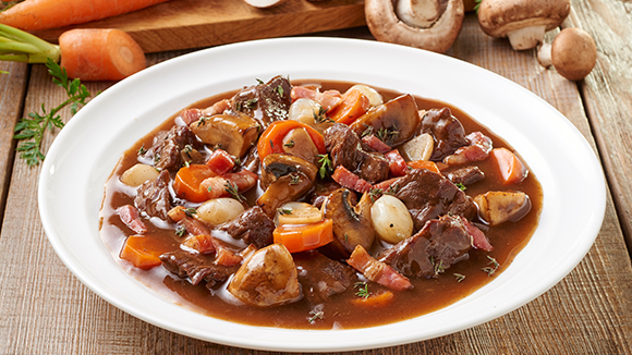 Boeuf Bourguignon uno de los platos más característicos de la Borgoña Francesa CRUCEROS FLUVIALES POR CANALES FINESSE EUROPEAN WATERWAYS CRUCEROS FRANCIA CRUCEROS BORGOÑA BOURGOGNE CRUISES SOUTHERN BURGUNDY CRUISES CANAL DE LA BORGOÑA CRUCEROS CRUCEROS DE LUJO CHARTER CRUCEROS CHARTER BARCAZAS PENICHE CRUISES CROISIERE BORGOGNE #Finesse #EuropeanWaterways #CruiseBarge #BargeCruises #HotelBarge #Barcazas #Crucerosdelujo #CrucerosFrancia #CrucerosCanales #FinesseCroisieres #FinesseCruises #CrucerosPrivados #AlquilerBarcos #Charter #Crucerosenfamilia #CrucerosenGrupo #CrucerosEuropa #EuropeanCruises #BoeufBourguignon